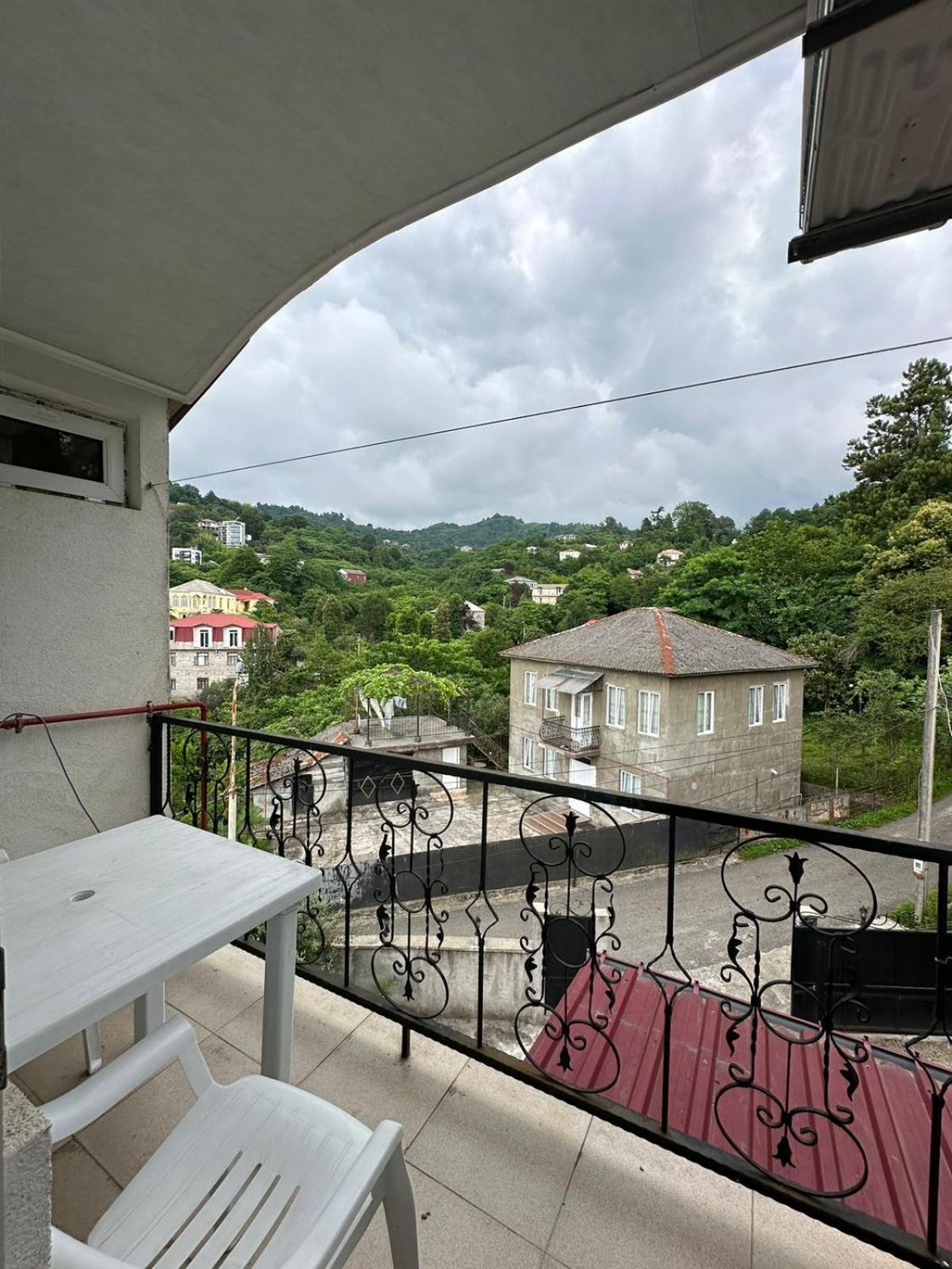 Affittacamere Shamil House Makhinjauri Esterno foto