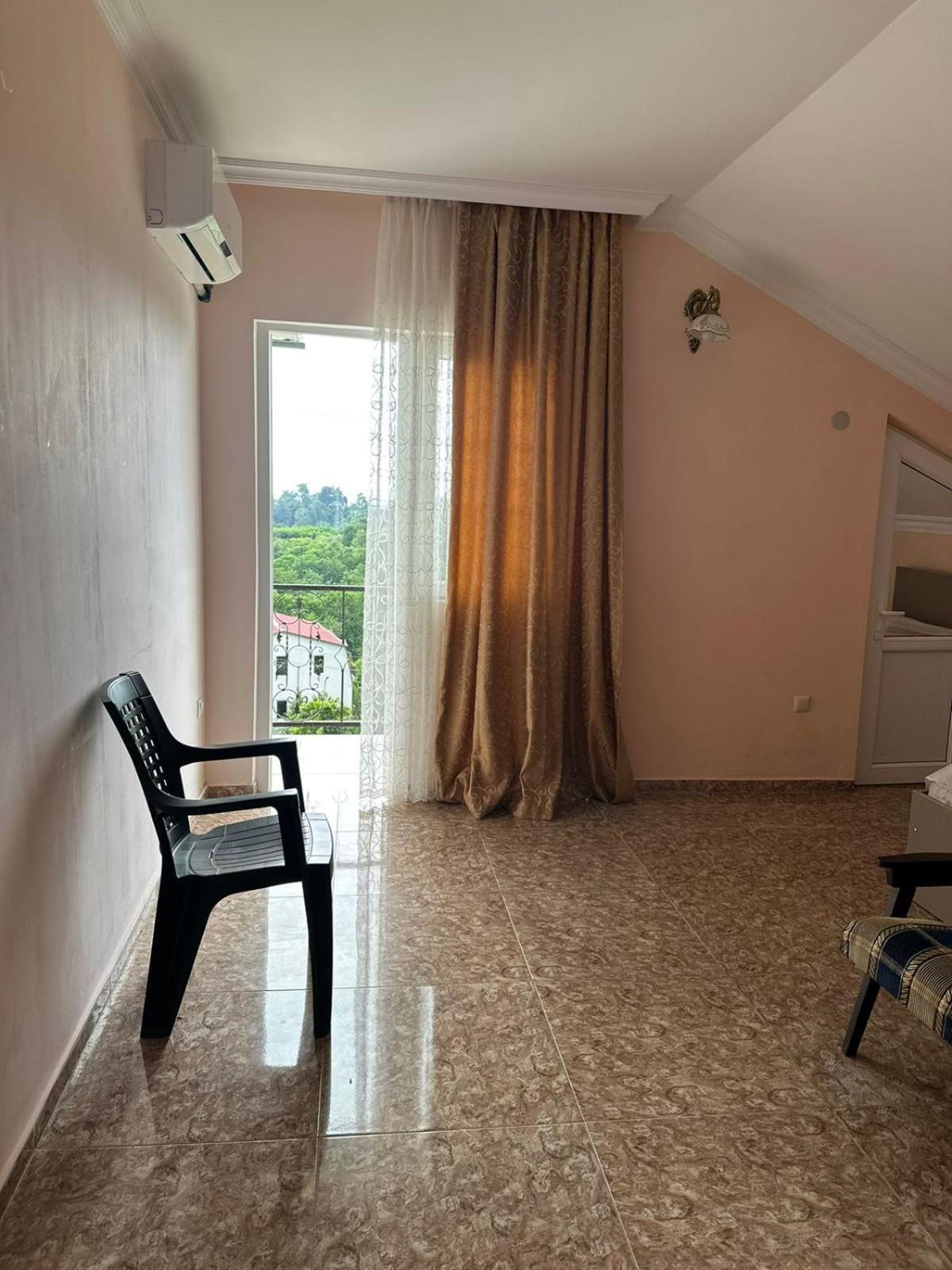 Affittacamere Shamil House Makhinjauri Esterno foto