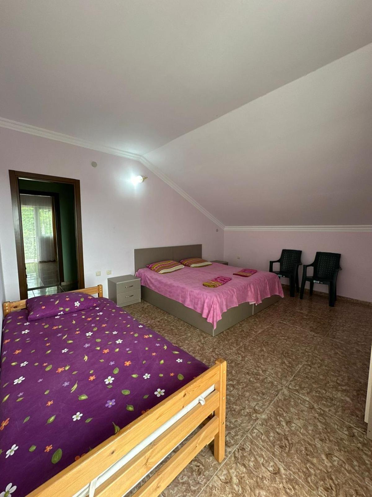 Affittacamere Shamil House Makhinjauri Esterno foto