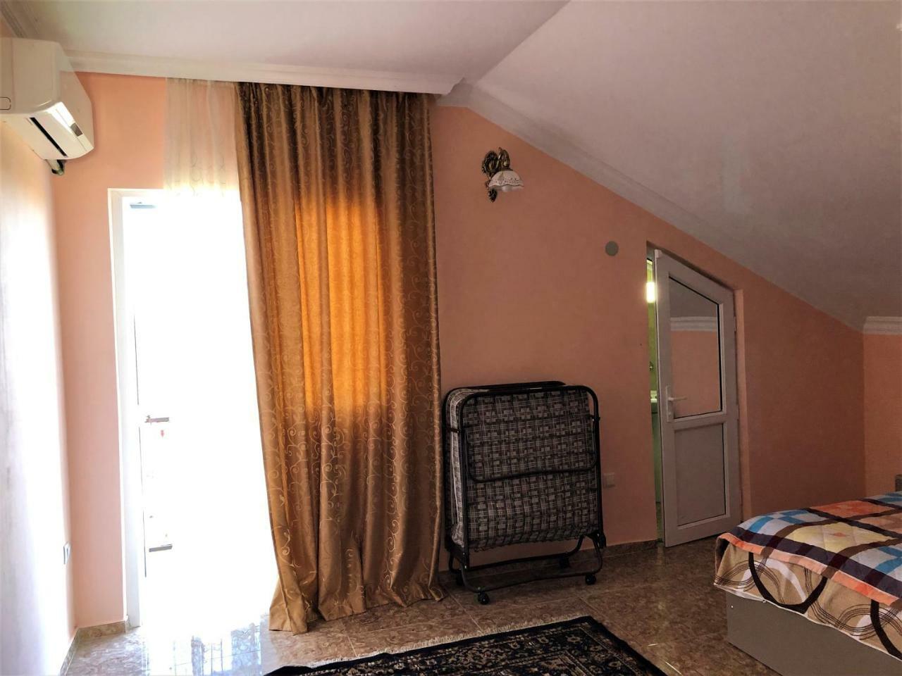 Affittacamere Shamil House Makhinjauri Esterno foto